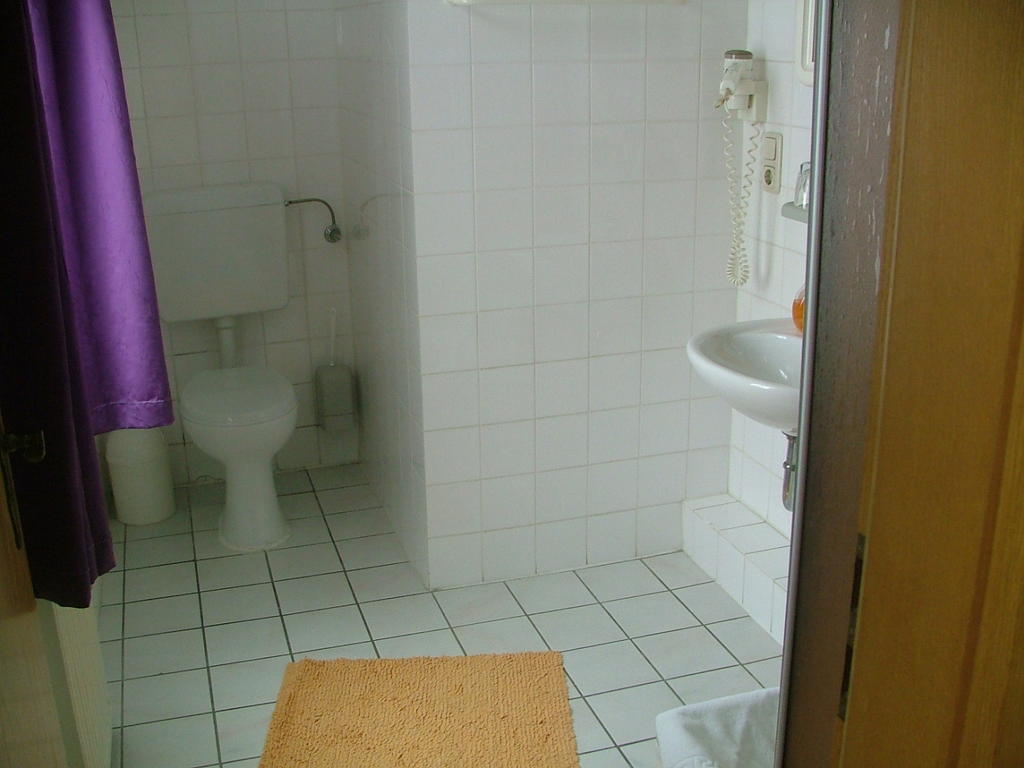 Hotel Zur Sonne Cottbus Quarto foto